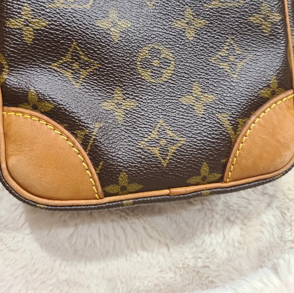 Sold - Picture 3 of 12